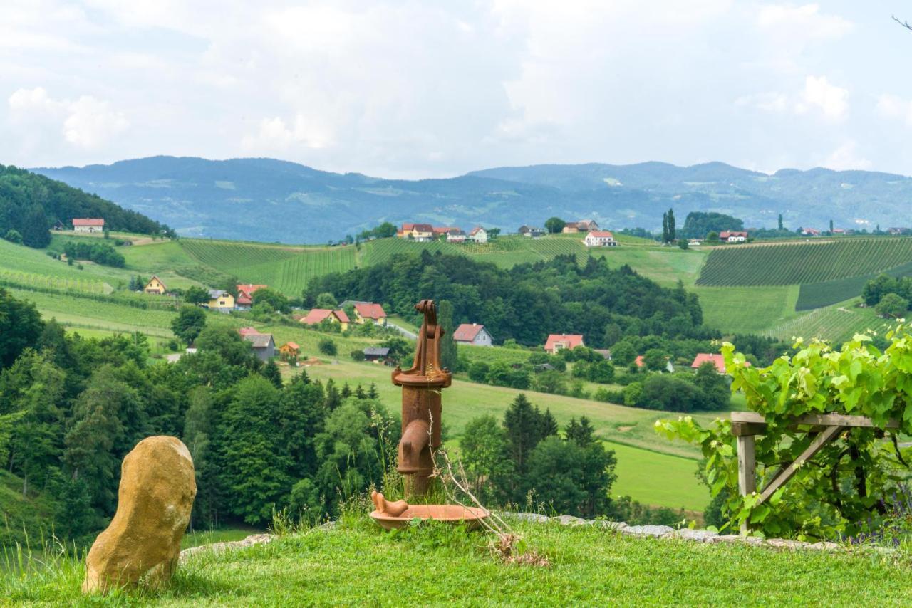 Das Weinberghaus Рач-ан-дер-Вайнштрассе Экстерьер фото